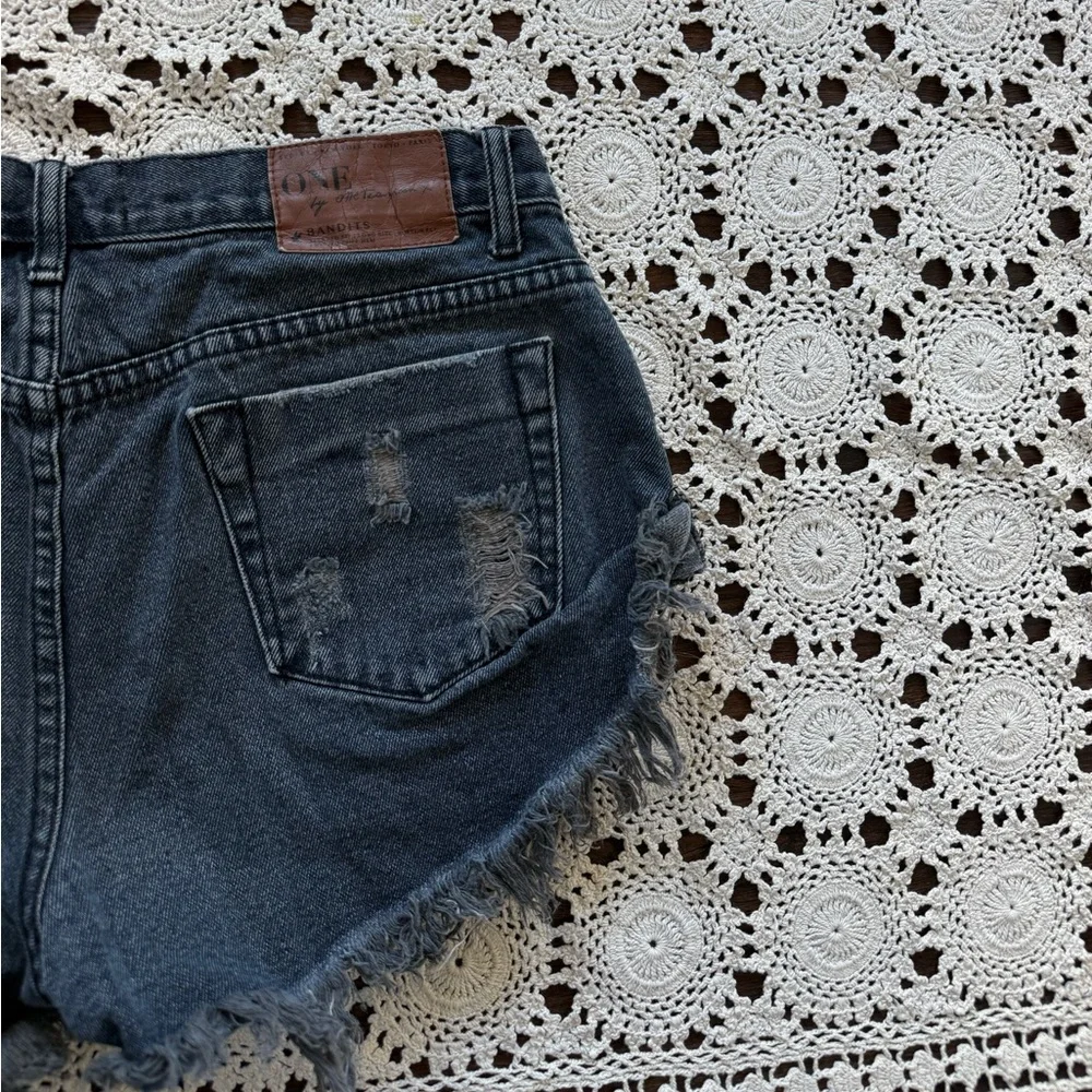 One Teaspoon x Free People Denim Shorts Faded Black Cuff Hem Size 28